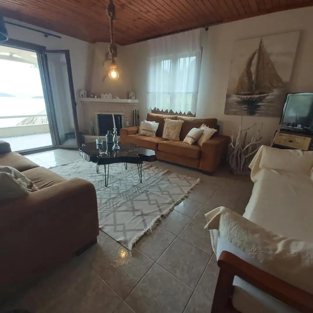 Beach House Onar Diaporos 0*,