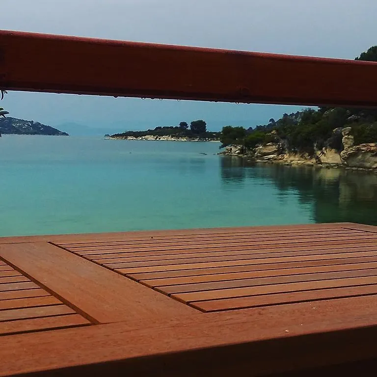 Beach House Onar Diaporos 0*,